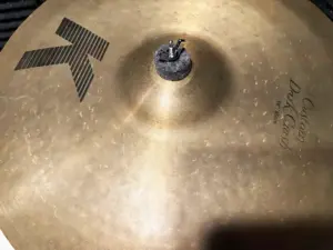 OneNoteミュージックスクールのドラムのクラッシュシンバル、K.zildjain Custom Dark Crash 18インチ
